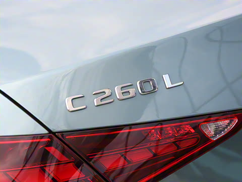 2025�� �Ŀ� C 260 L �˶���