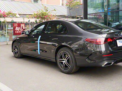 2025�� �Ŀ� E 300 ʱ�����˶���