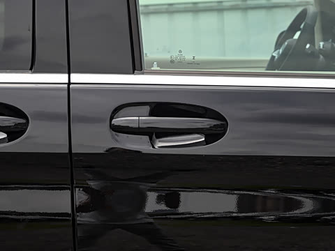 2025�� V 300 L ����������