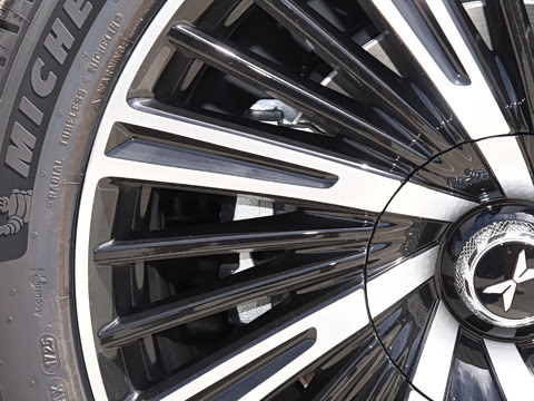 2025�� 680 ������������ Max