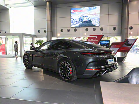 2024�� Panamera Turbo E-Hybrid 4.0T