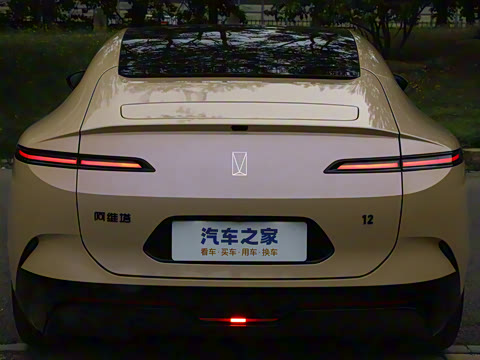 2024�� 700 ���������������