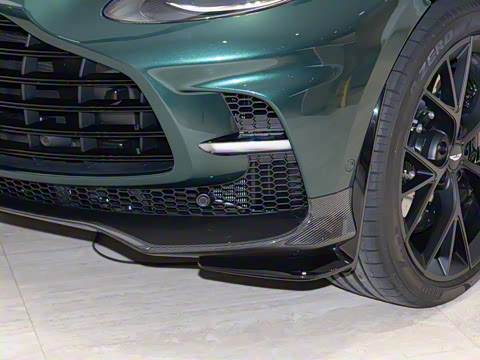 2025�� 4.0T V8 707