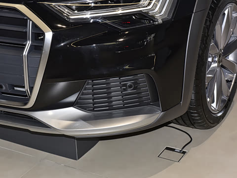 2025�� allroad quattro ̽���� 55 TFSI ����ԽҰ��