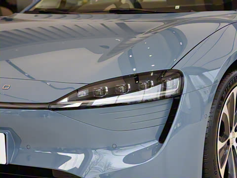 2025�� 705km Max