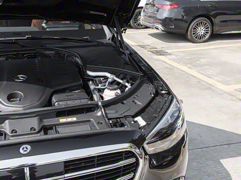 2025�� S 400 L ������