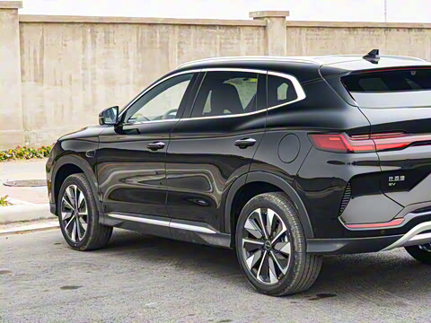 2025�� EV �Ǽݰ� 605km �콢��