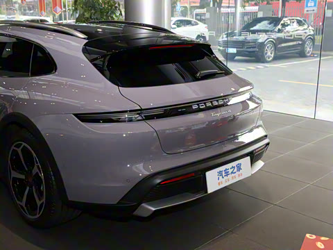 2024�� Taycan 4 Cross Turismo