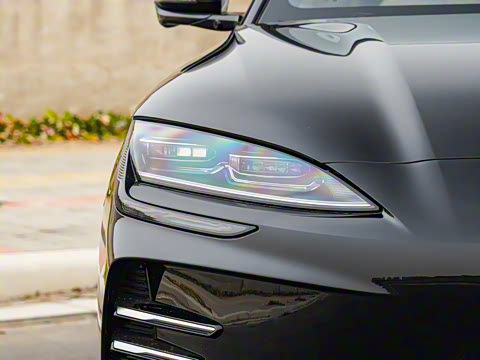 2025�� EV �Ǽݰ� 605km �콢��