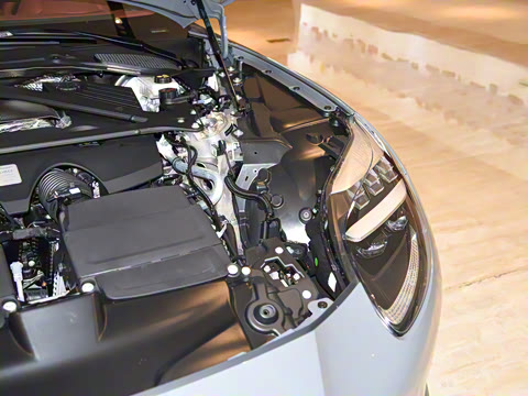 2025�� 4.0T V8 Coupe