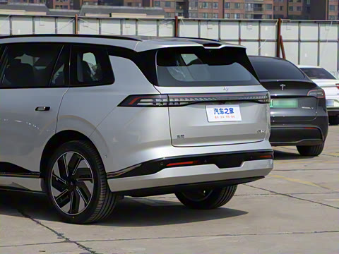 2025�� 636Ultra���Ȱ� 5��