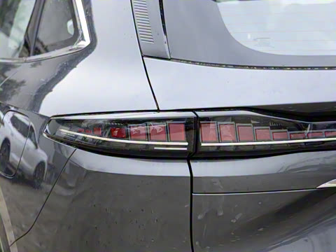 2025�� ���Ĵ� UItra 2.0T ������ �ǻ۾�����