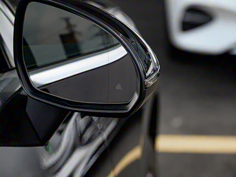 2024�� GLC 260 L 4MATIC ������ 5��