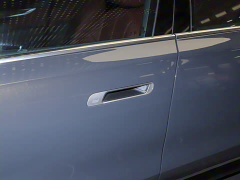 2023�� 735Li M�˶���װ