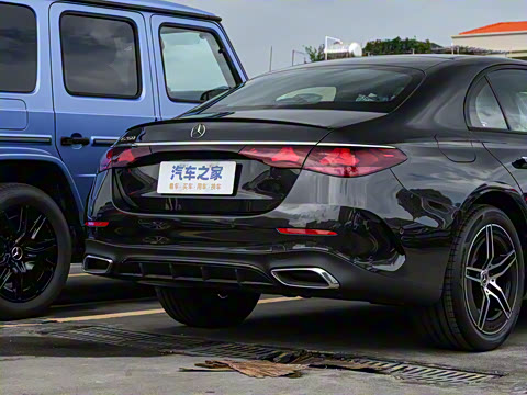 2025�� �Ŀ� E 260 �˶���