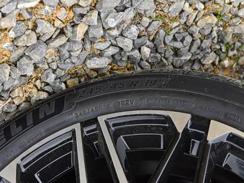 2025�� EV �Ǽݰ� 701KM������