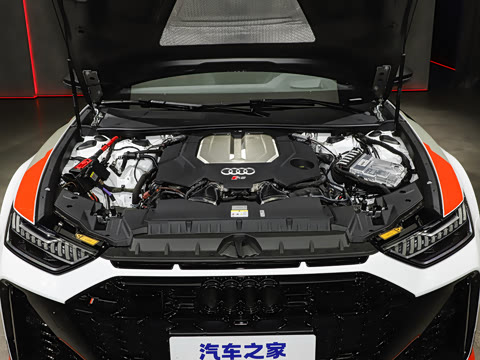 2025�� RS 6 Avant GT