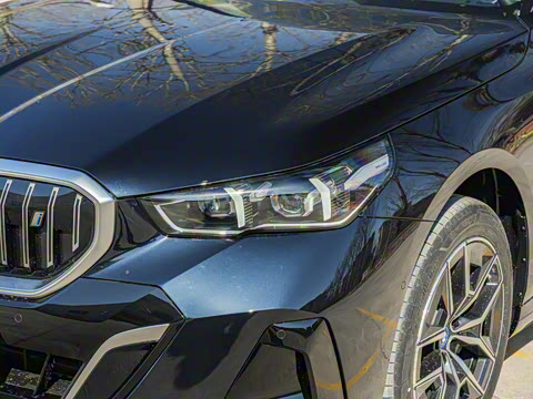 2025�� eDrive 35L M�˶���װ