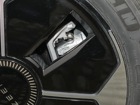 2025�� �����������Ǽݰ� 100kWh