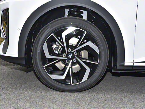 2025�� 628Max ��ΪǬ���Ǽ�ADS SE�����