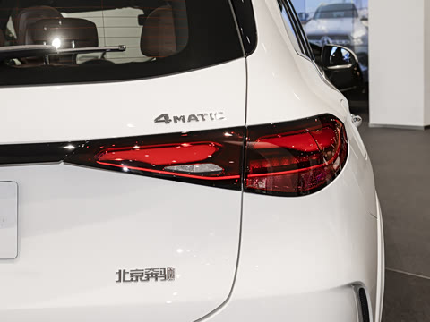 2025�� �Ŀ� GLC 260 L 4MATIC ������