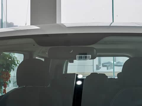 2025�� PLUS 2.0L ���ʰ�