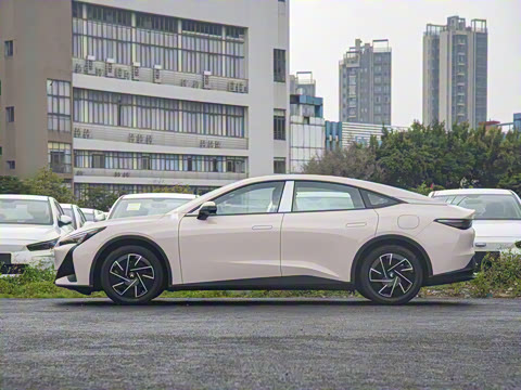 2025�� 560PRO 185kW