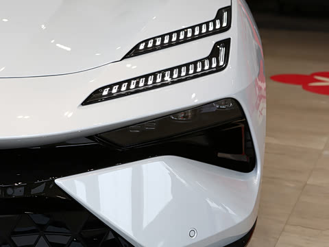 2025�� ��װ��