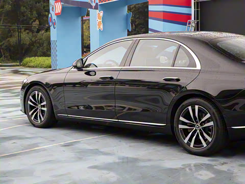 2025�� S 400 L ������