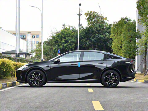 2025�� 230UltraǬ���Ǽ�ADS SE���̰�