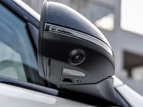 2025�� �Ŀ� C 260 L �ҹ�˶���