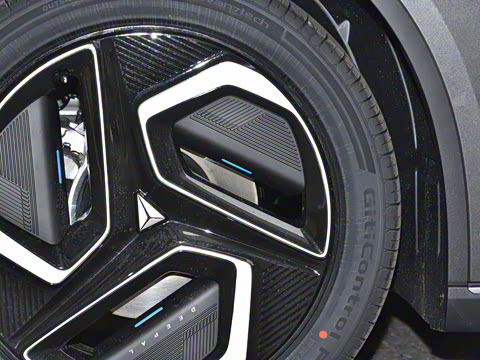 2025�� 530UltraǬ���Ǽ�ADS SE�����