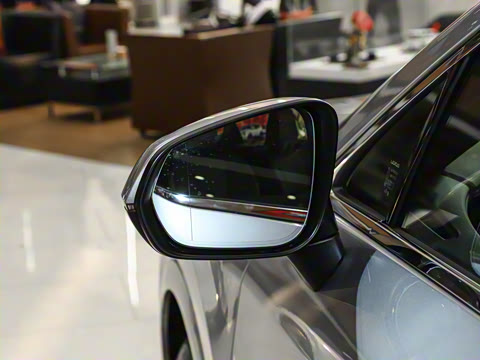 2025�� 300 ����������