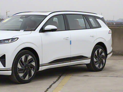 2025�� 636Ultra����� 6��