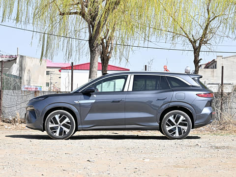 2025�� EV 670KM�����״��콢��