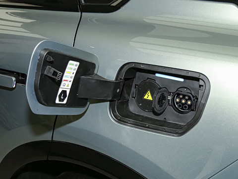 2025�� 318 259km ����̽����