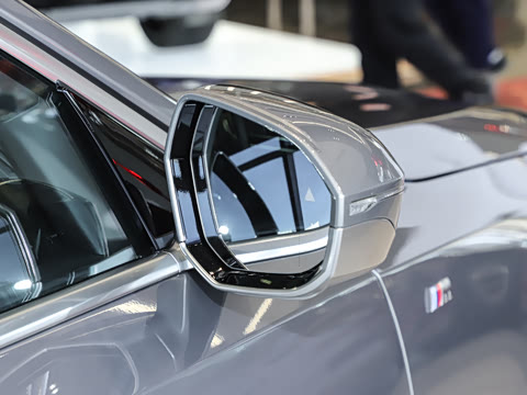 2025�� 525Li M�˶���װ