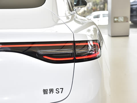 2025�� 705km Pro