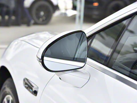 2025�� 705km Pro