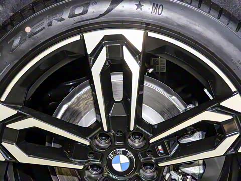 2024�� xDrive25i M�˶���ҹ��װ