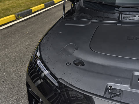 2025�� 300UltraǬ���Ǽ�ADS SE���̰�