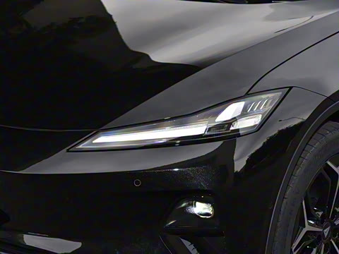 2025�� 300UltraǬ���Ǽ�ADS SE���̰�