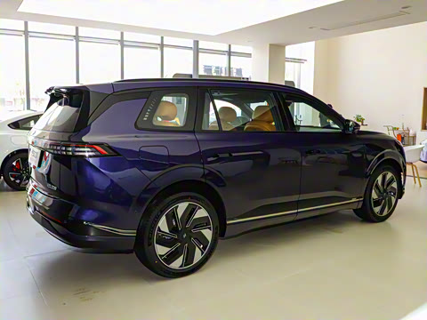 2025�� 636Ultra���Ȱ� 5��