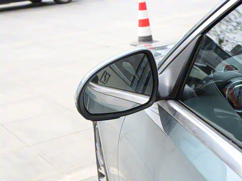 2025�� �Ŀ� C 260 L �˶���