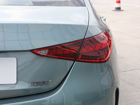 2025�� �Ŀ� C 260 L �˶���