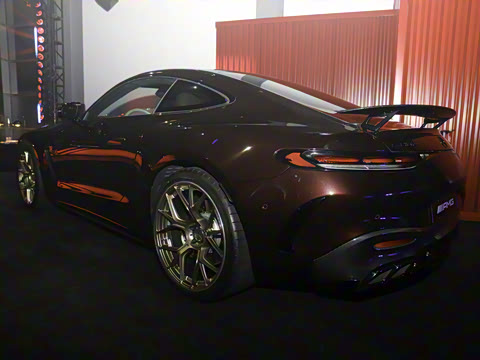 2025�� AMG GT 63 4MATIC+