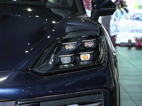 2025�� Cayenne S E-Hybrid 3.0T