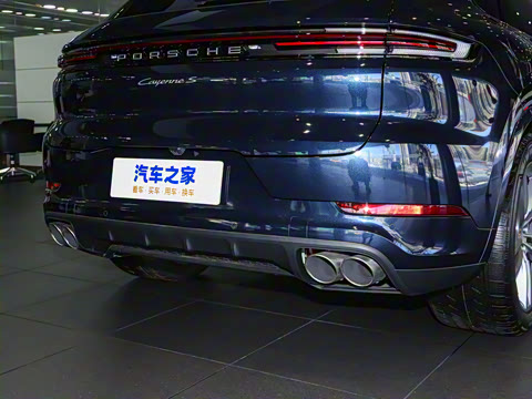 2025�� Cayenne S E-Hybrid 3.0T