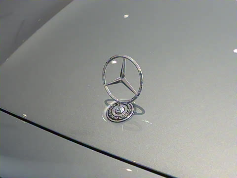 2025�� �Ŀ� E 300 L ������