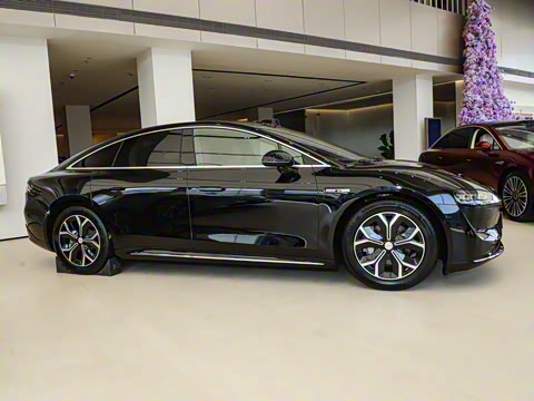 2025�� 705km Max